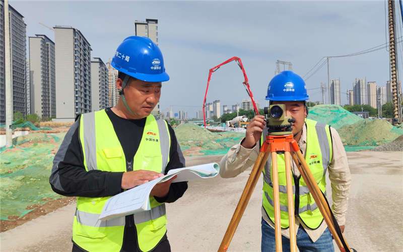 中铁二十局市政公司 五一不打烊，市政工程项目建设忙